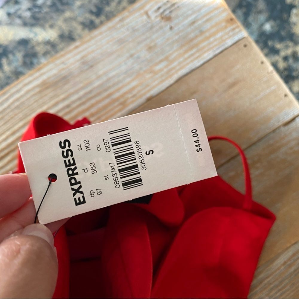 Express Red crop top NWT - Picture 5 of 5